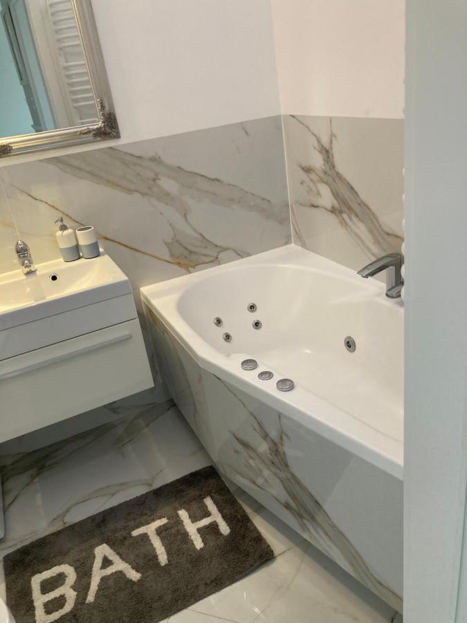 Apartment Kaczorowskiego 14 เบียวิสตอก ภายนอก รูปภาพ